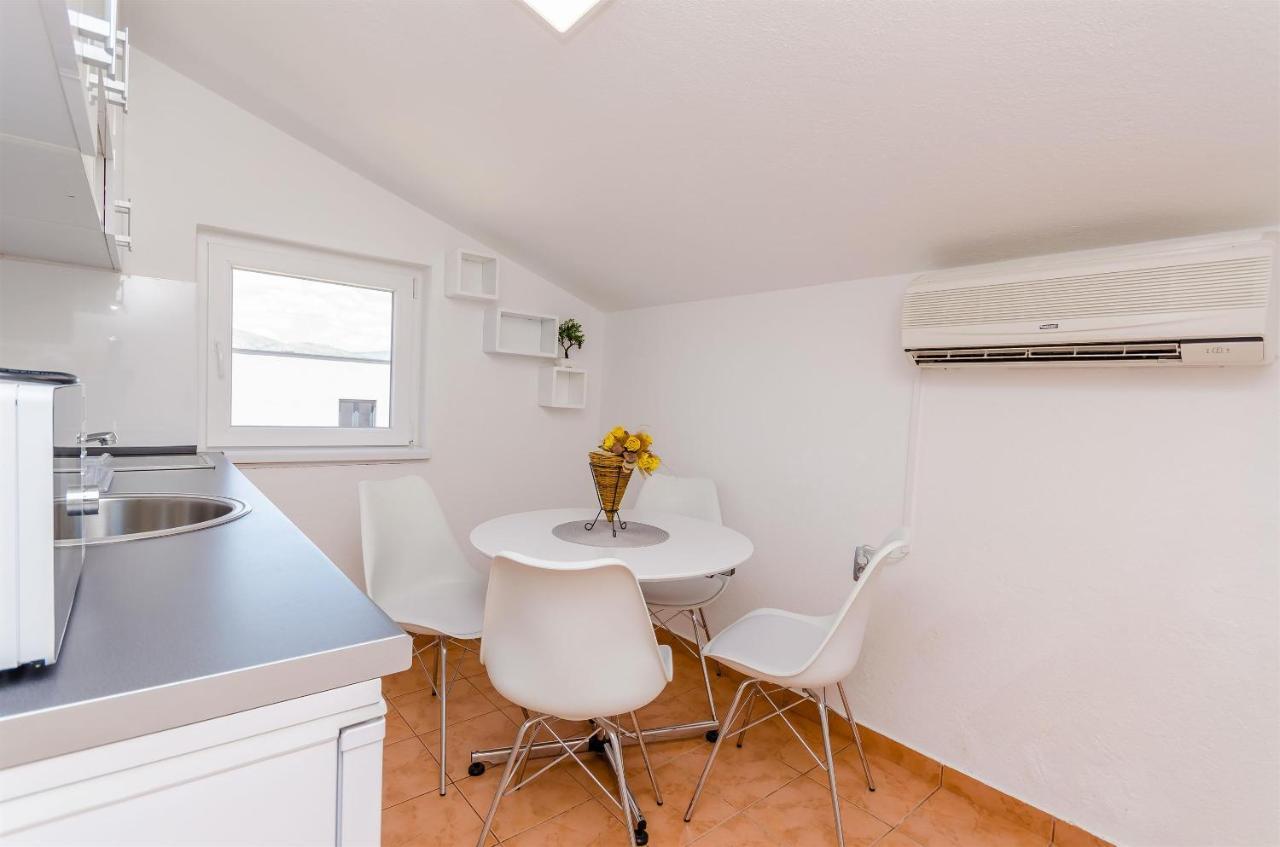 Apartment Ljubica Okrug Gornji Esterno foto