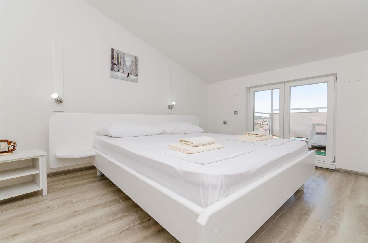 Apartment Ljubica Okrug Gornji Esterno foto